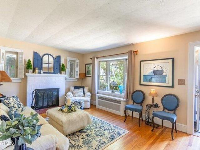 house with 3 bedroom, Pittsfield MA ES105416621