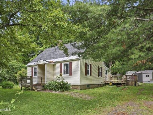 house with 3 bedroom, Pittsfield MA ES105418097