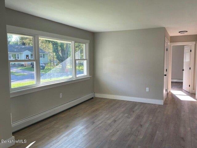 house with 3 bedroom, Pittsfield MA ES105426837