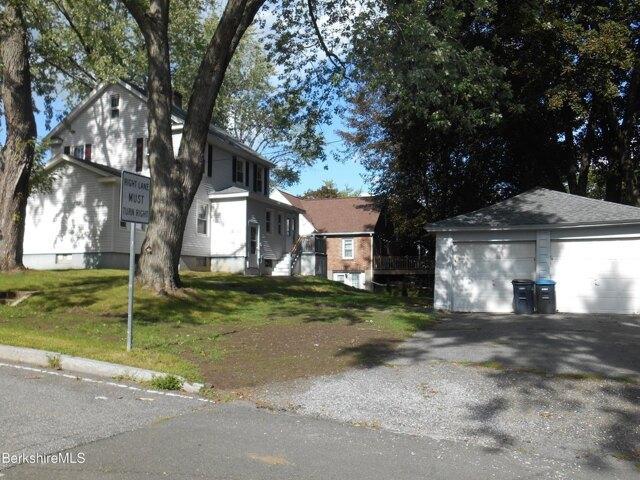 house with 3 bedroom, Pittsfield MA ES105439551