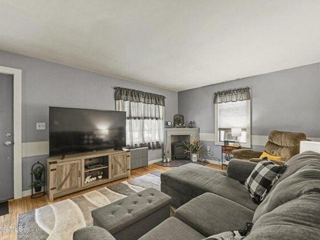 house with 3 bedroom, Pittsfield MA ES105440189