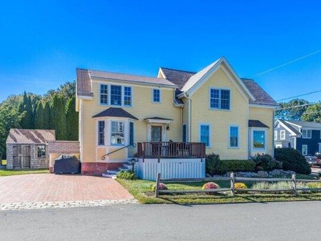 house with 3 bedroom, Portsmouth NH ES105558240