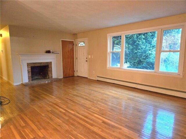house with 3 bedroom, Portsmouth RI ES104831576