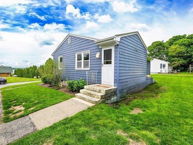 house with 3 bedroom, Portsmouth RI ES104849537