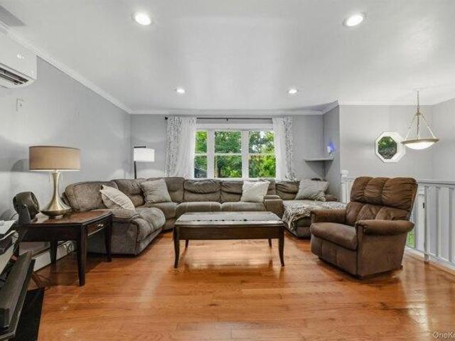 house with 3 bedroom, Pleasant Valley NY ES105291903