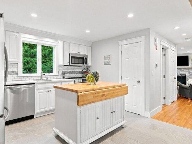 house with 3 bedroom, Plymouth MA ES105695125