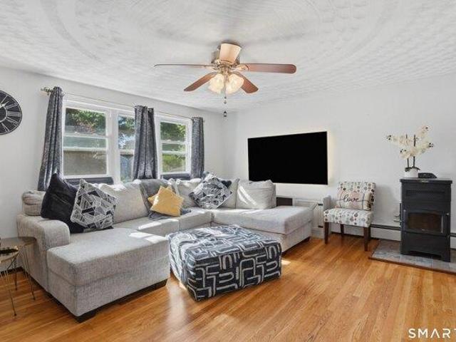 house with 3 bedroom, Putnam CT ES104407396