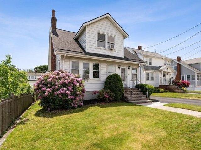 house with 3 bedroom, Quincy MA ES105400188