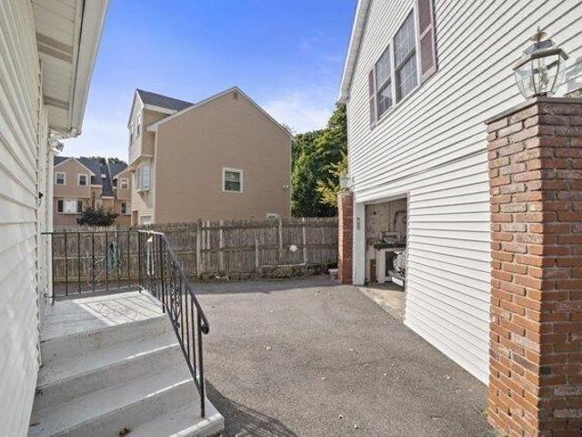 house with 3 bedroom, Quincy MA ES105425731