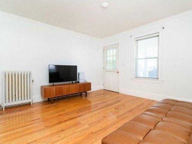 house with 3 bedroom, Randolph MA ES105497835
