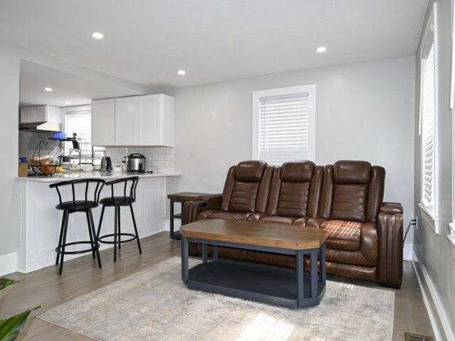 house with 3 bedroom, Randolph MA ES105576764