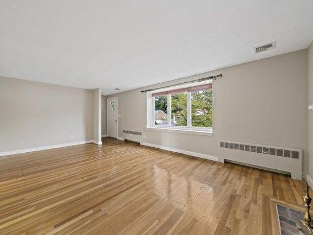 house with 3 bedroom, Randolph MA ES105588487