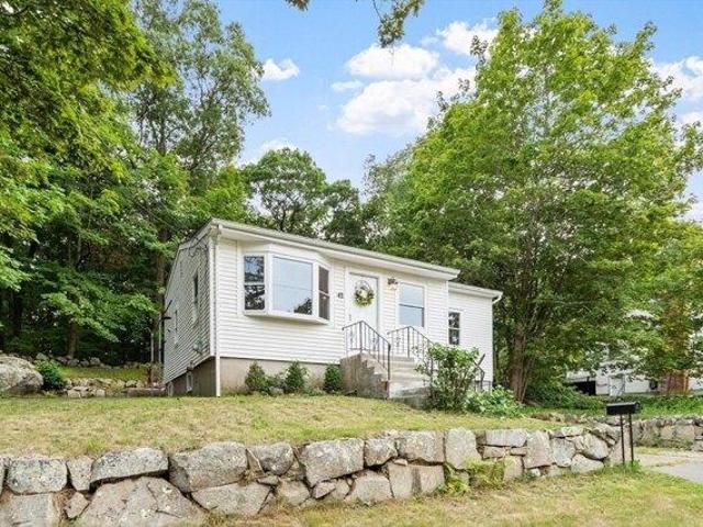 house with 3 bedroom, Randolph MA ES105613537
