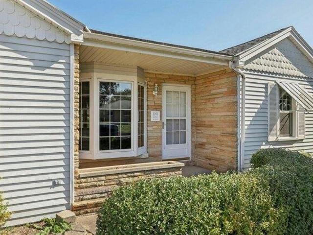 house with 3 bedroom, Racine WI ELS103501155