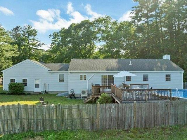 house with 3 bedroom, Raymond NH DS104299146