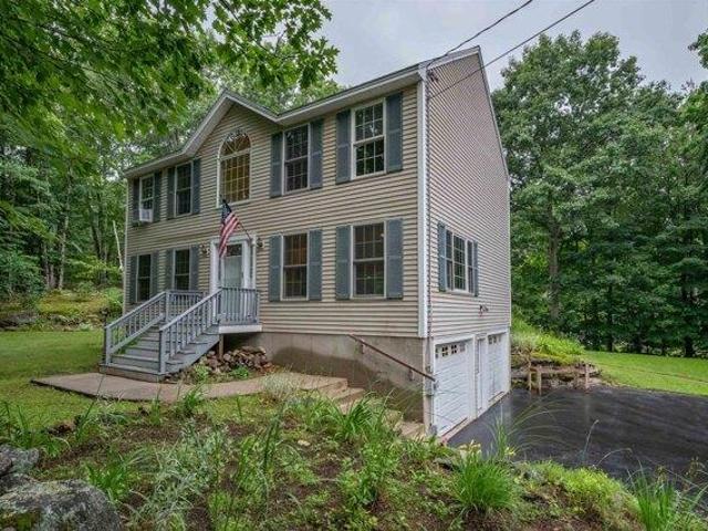 house with 3 bedroom, Raymond NH DS104329936