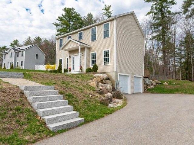 house with 3 bedroom, Raymond NH DS104332760