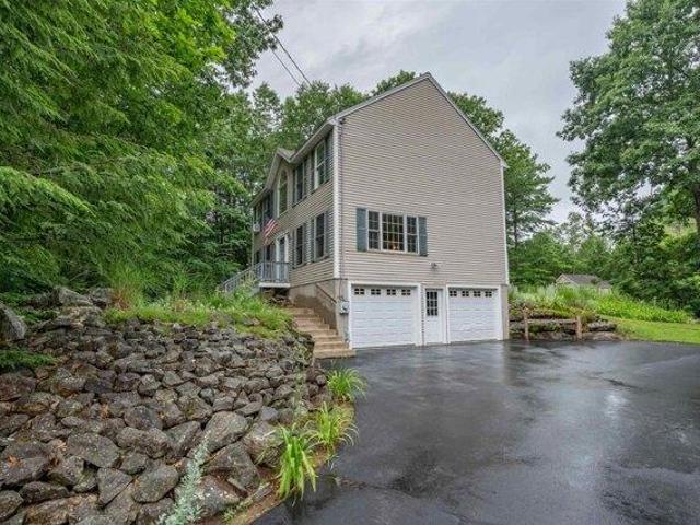 house with 3 bedroom, Raymond NH ES104329936
