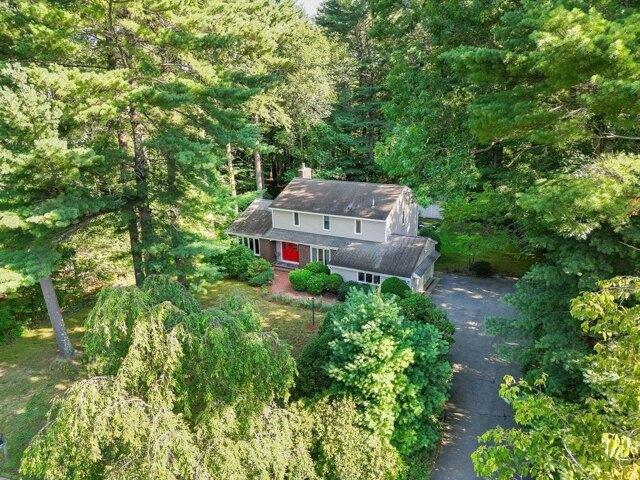 house with 3 bedroom, Raynham MA ES105401851