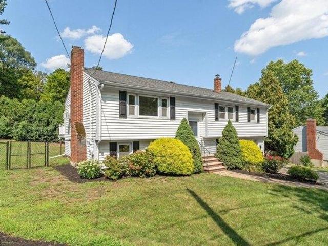 house with 3 bedroom, Reading MA ES105516147