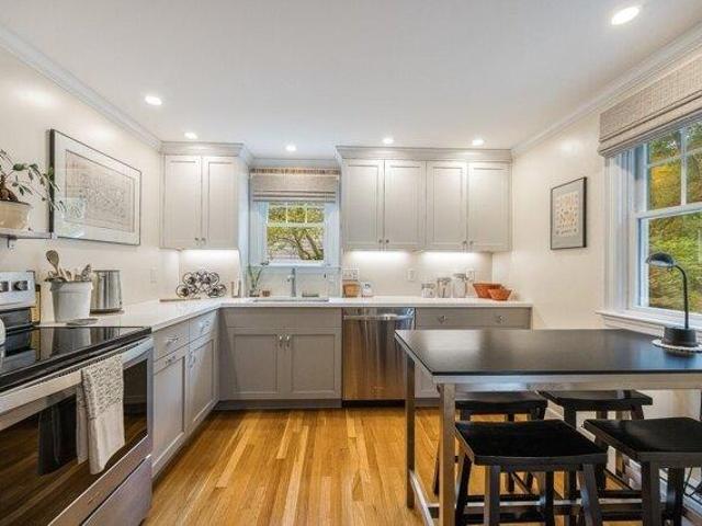 house with 3 bedroom, Reading MA ES105512155