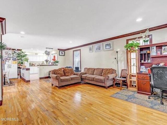 house with 3 bedroom, Red Bank NJ ES105206569