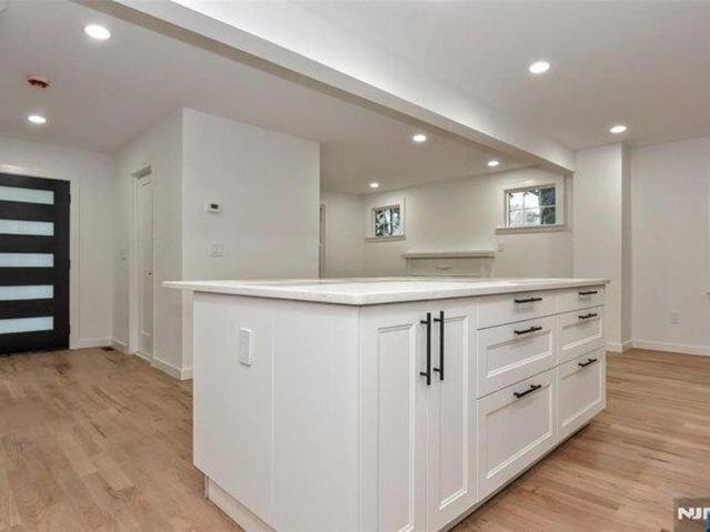 house with 3 bedroom, River Edge NJ ES105588826