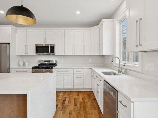 house with 3 bedroom, Rochester NH ES105493114