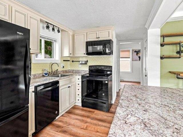 house with 3 bedroom, Rochester NH ES105495579