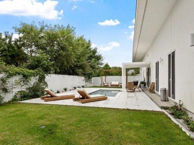 house with 3 bedroom, Sandwich MA ES105576512