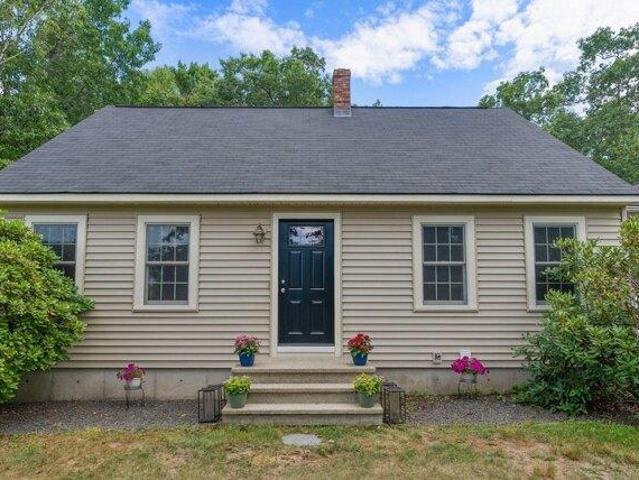 house with 3 bedroom, Sanford ME ES105709386