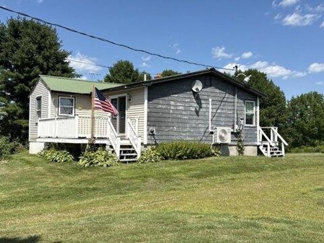 house with 3 bedroom, Sangerville ME ES105614705