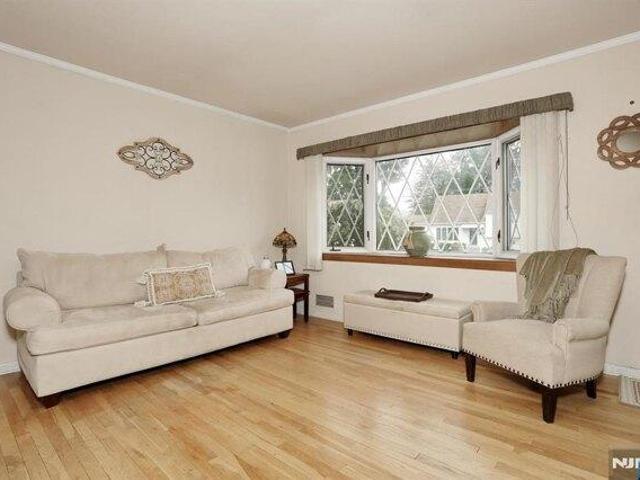 house with 3 bedroom, Saddle Brook NJ ES105829605