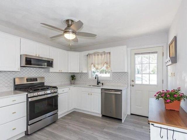 house with 3 bedroom, Seabrook NH ES105418236