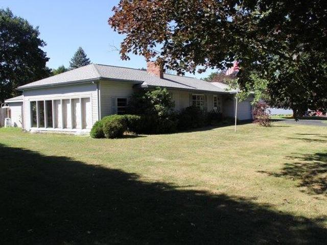 house with 3 bedroom, Skowhegan ME ES105798263