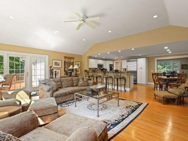house with 3 bedroom, Sharon MA ES105385350