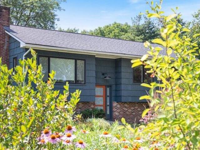 house with 3 bedroom, Shelburne VT ES105679782