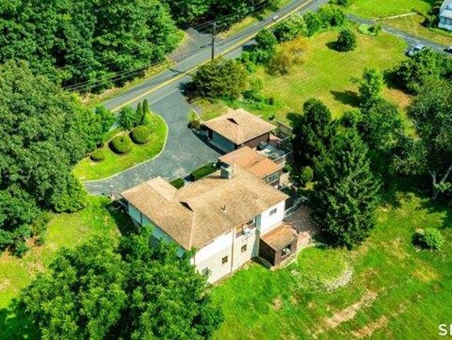 house with 3 bedroom, Shelton CT ES105426022