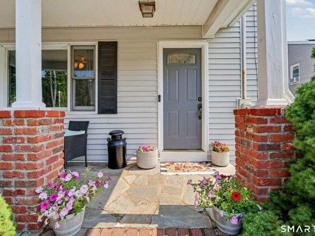 house with 3 bedroom, Shelton CT ES105428126