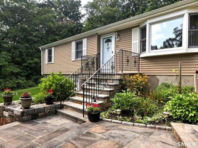 house with 3 bedroom, Shelton CT ES105422840