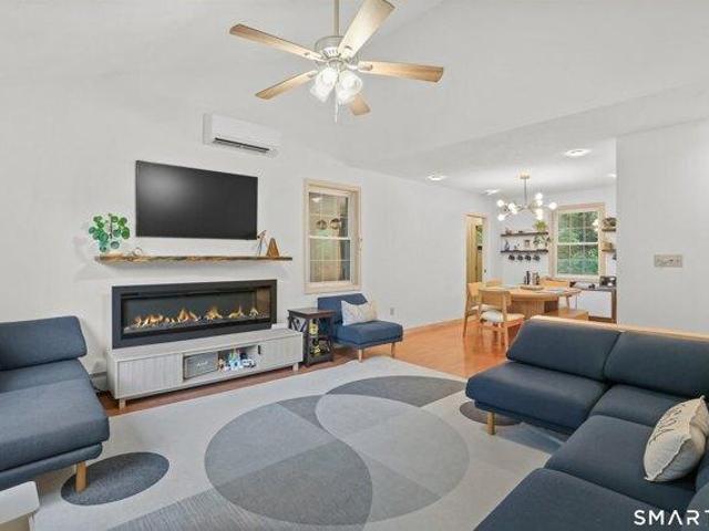 house with 3 bedroom, Shelton CT ES105535275