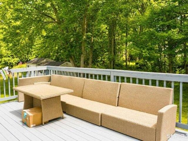 house with 3 bedroom, Shelton CT ES105552214