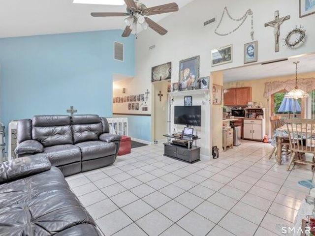 house with 3 bedroom, Shelton CT ES105560495