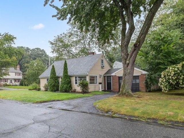 house with 3 bedroom, Shrewsbury MA ES105426307