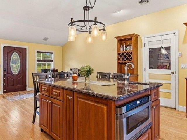 house with 3 bedroom, Somersworth NH ES105577397