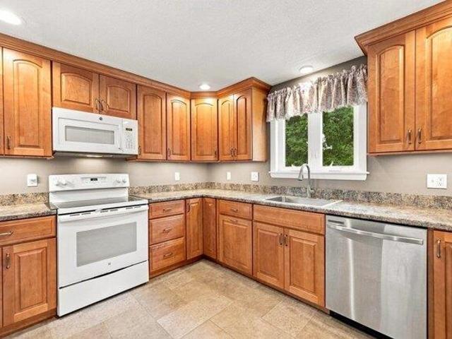 house with 3 bedroom, Somersworth NH ES105614577
