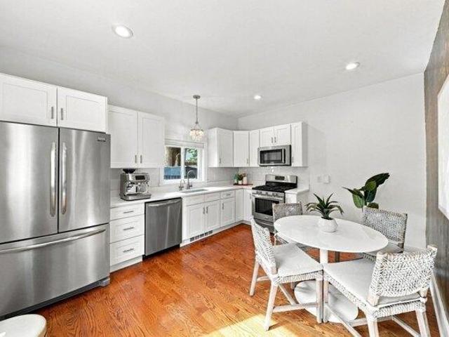 house with 3 bedroom, Somerville MA ES105424756