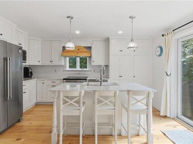 house with 3 bedroom, South Kingstown RI ES104849993