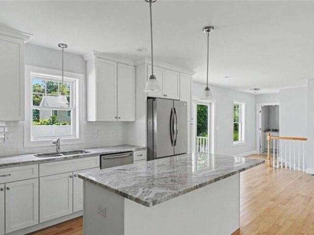 house with 3 bedroom, South Kingstown RI ES105497082