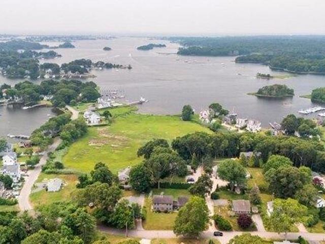 house with 3 bedroom, South Kingstown RI ES105497199
